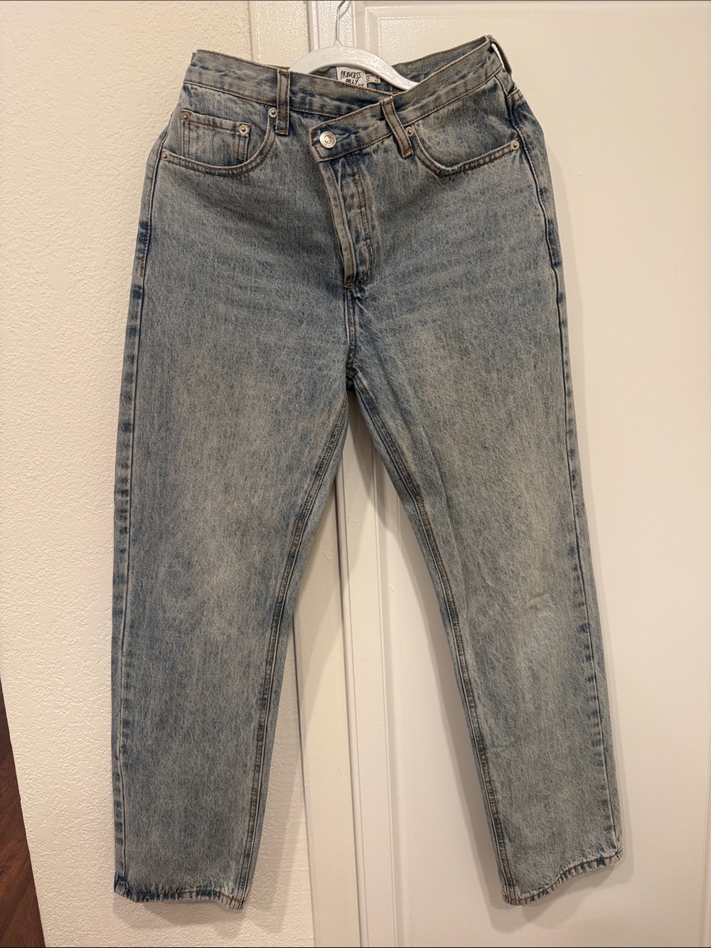 Women’s Asymmetric Straigh Leg Jean Light Wash Denim